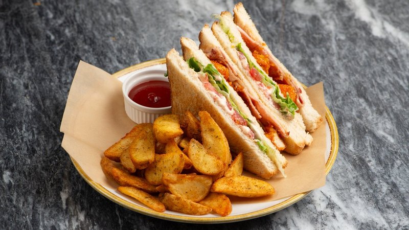 Crispy Chicken Club Sandwich